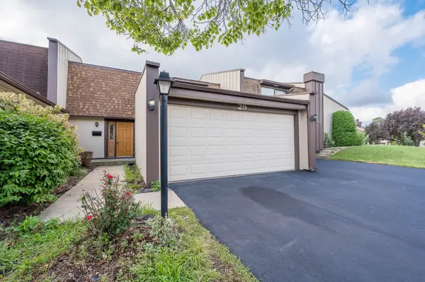 29 Westwood CT, Indian Head Park, IL 60525