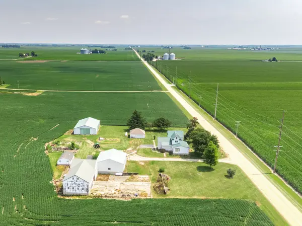 13441 Bastian RD, Hinckley, IL 60520