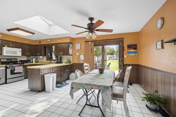 934 Regent ST, New Lenox, IL 60451