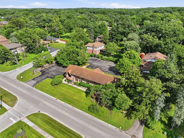 8265 S Archer AVE, Willow Springs, IL 60480