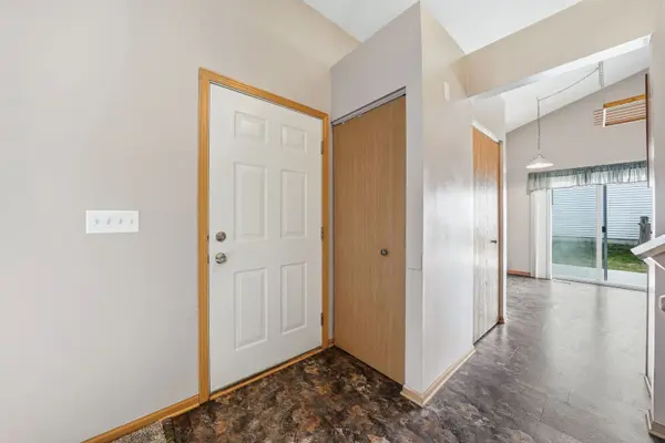 633 Indian Trail RD, Antioch, IL 60002