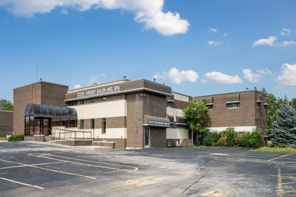 281 Waukegan RD, Northfield, IL 60093