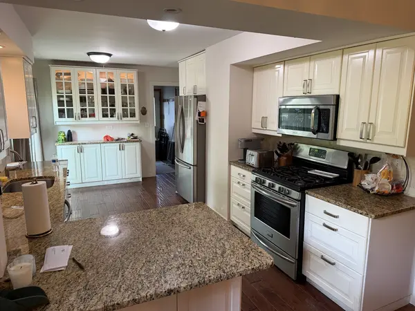 1927 Farmington CT, Naperville, IL 60565