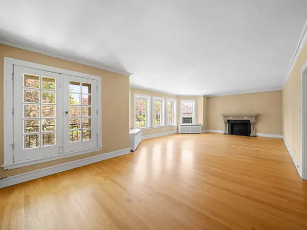 1016 Austin ST, Evanston, IL 60202