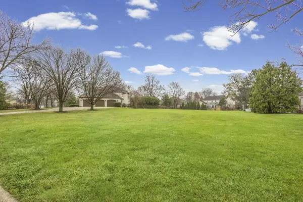 343 Hambletonian DR, Oak Brook, IL 60523