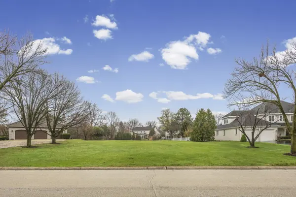 343 Hambletonian DR, Oak Brook, IL 60523