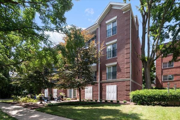 2536 Mcdaniel AVE #402, Evanston, IL 60201