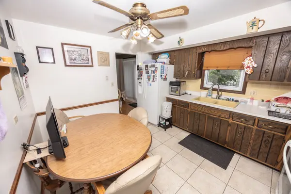 2105 Glenwood AVE, Joliet, IL 60435