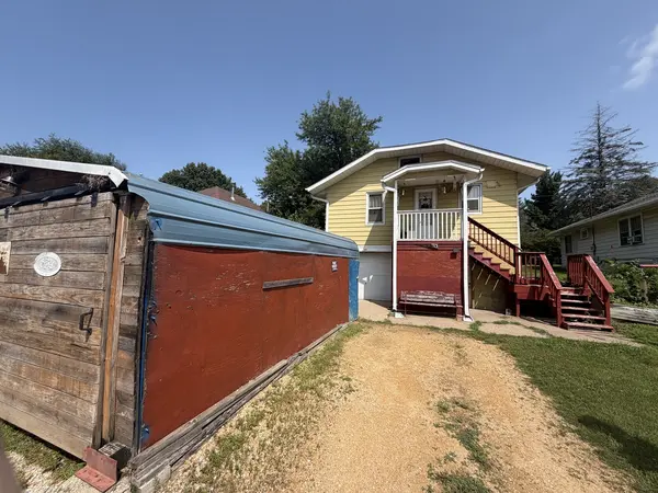 1513 South Bluff BLVD, Clinton, IA 52732