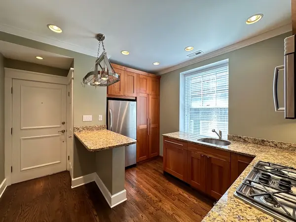 3614 N Bosworth AVE #1R, Chicago, IL 60613