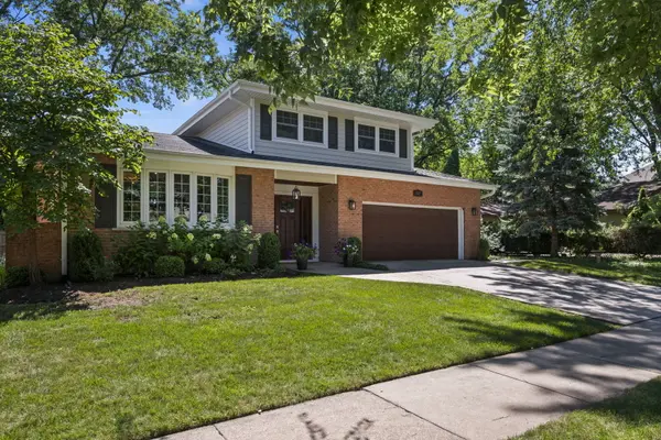 811 S Roosevelt AVE, Arlington Heights, IL 60005
