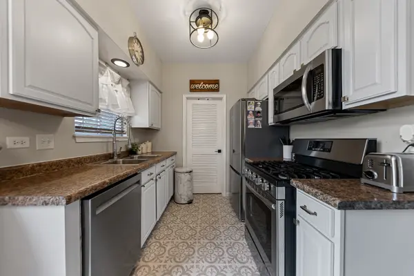 1300 Burns LN, Minooka, IL 60447