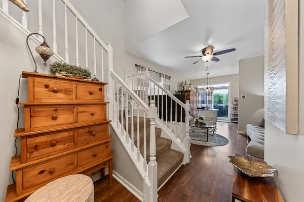 1300 Burns LN, Minooka, IL 60447
