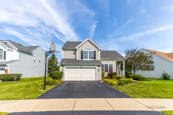 732 Wildflower CIR, Naperville, IL 60540