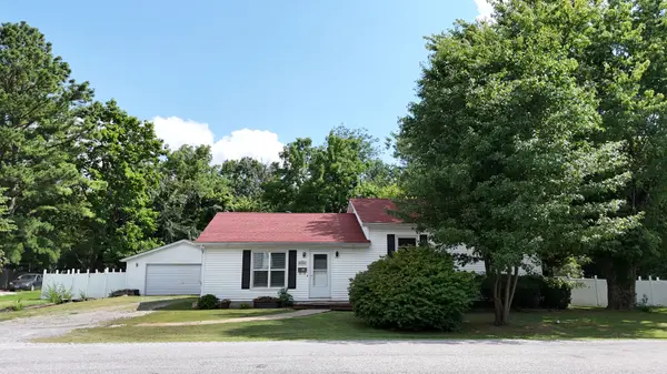 204 W Parrish AVE, Benton, IL 62812