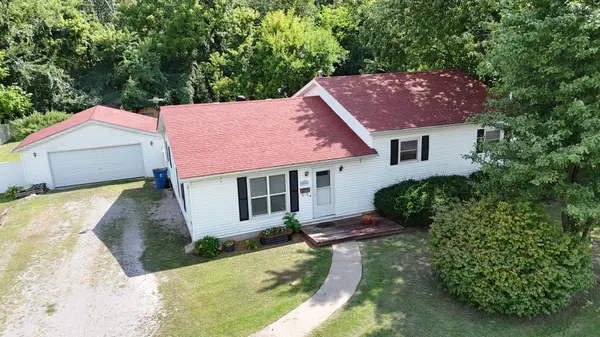 204 W Parrish AVE, Benton, IL 62812