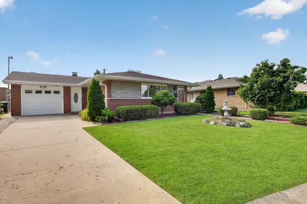 576 Dara James RD, Des Plaines, IL 60016