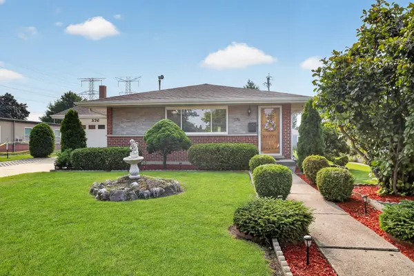 576 Dara James RD, Des Plaines, IL 60016
