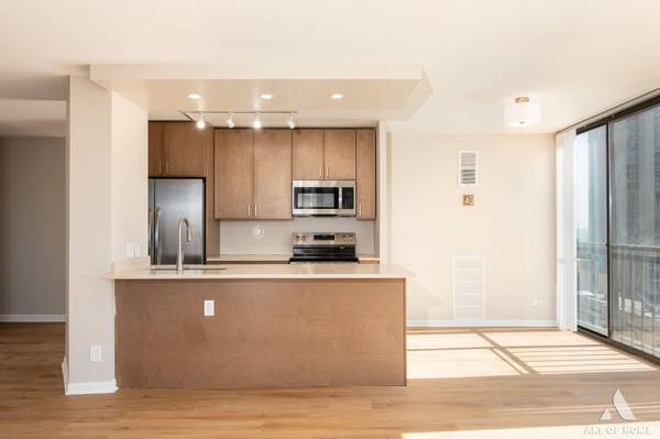 345 W Fullerton Pkwy #1205, Chicago, IL 60614