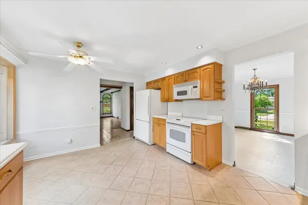 5641 Deerpath LN, Downers Grove, IL 60516