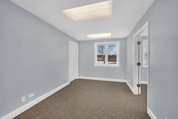 29W030 Main ST #202, Warrenville, IL 61087