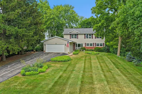 910 Division ST, Barrington, IL 60010