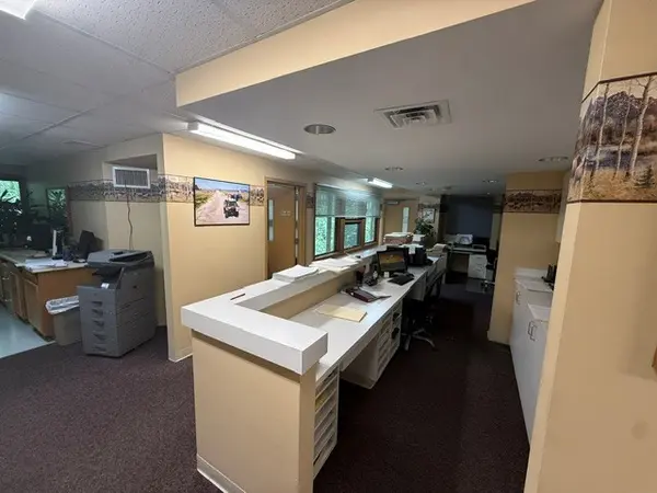 3000 41st ST, Moline, IL 61265