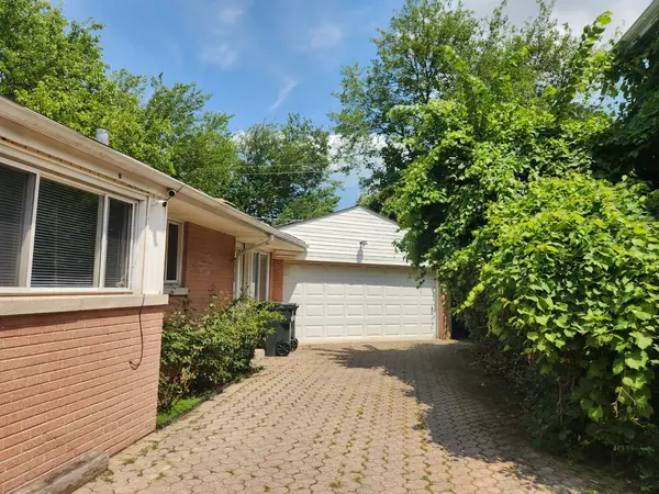 6647 N Lawndale AVE, Lincolnwood, IL 60712