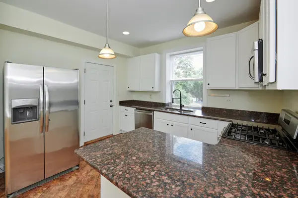 7209 N DAMEN AVE #3, Chicago, IL 60626