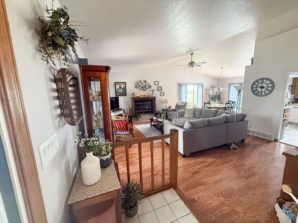 402 Kilmer ST, Ashton, IL 61006