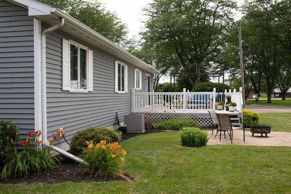 402 Kilmer ST, Ashton, IL 61006