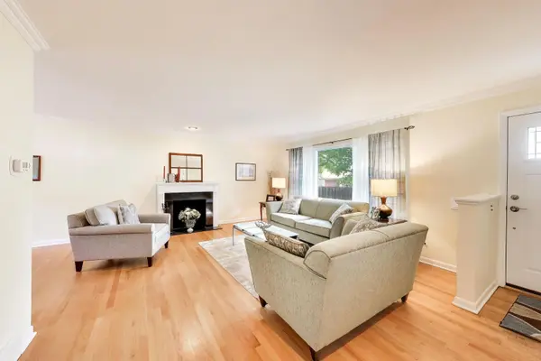 1907 Grant ST #A, Evanston, IL 60201