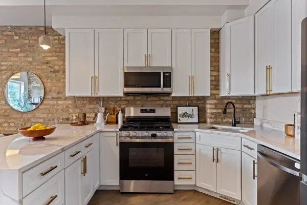 2140 W Huron ST #2F, Chicago, IL 60612