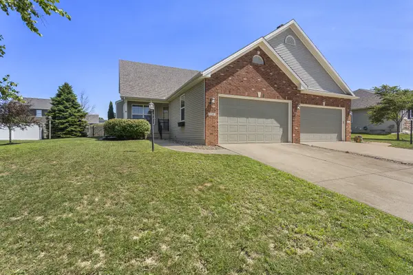 1710 Timber Wolf LN, Mahomet, IL 61853