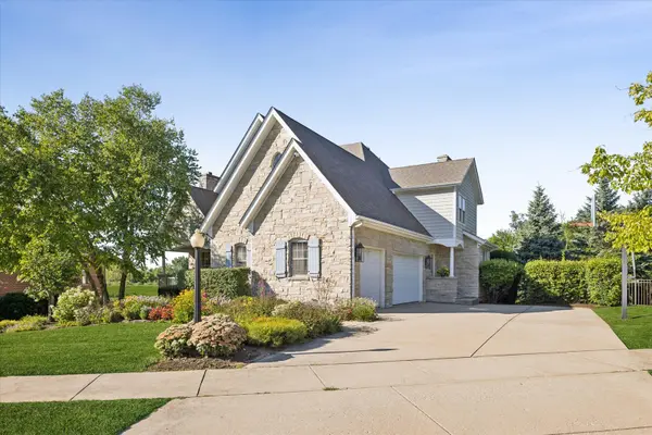 13487 Cambridge DR, Lemont, IL 60439