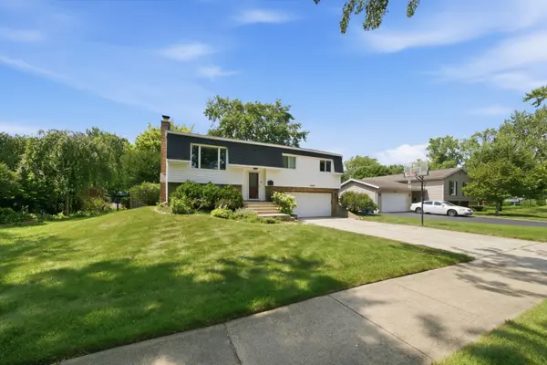 2206 Kingston DR, Wheaton, IL 60187