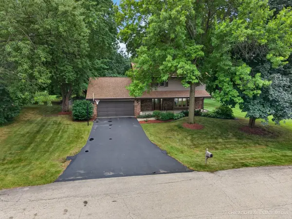 6151 Lippincott LN, Rockford, IL 61107
