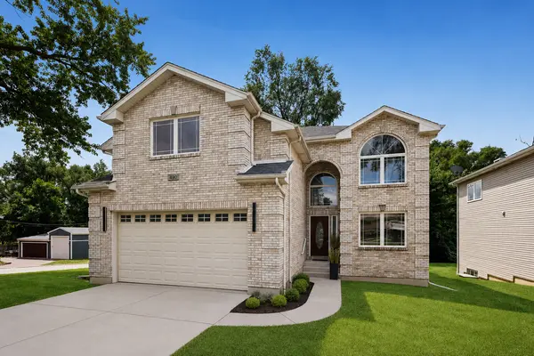 490 E RED OAK ST, Bensenville, IL 60106