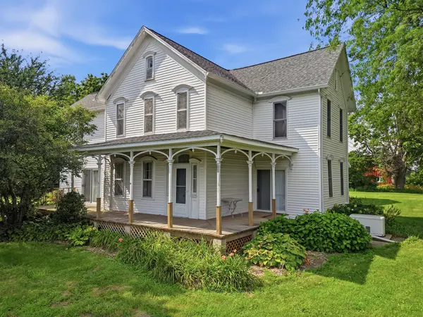 24654 Hazel RD, Sterling, IL 61081