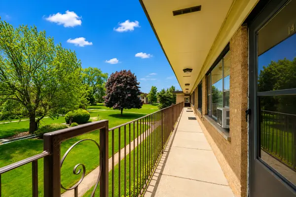 39 King Arthur CT #15, Northlake, IL 60164