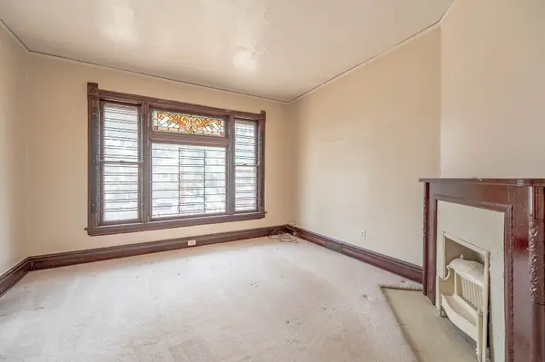 7110 S Ellis AVE, Chicago, IL 60619