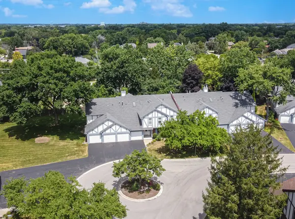 16 W Fern CT #204, Palatine, IL 60067