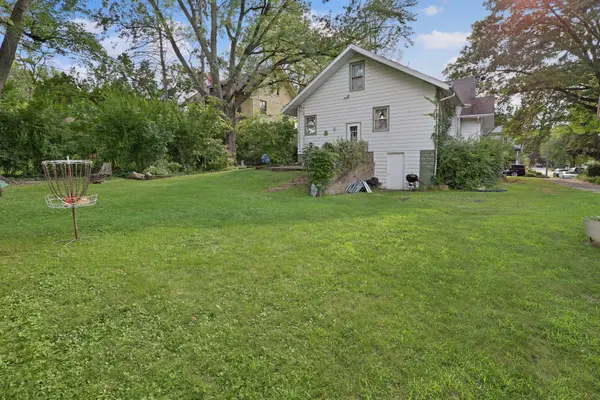 1927 Tremont AVE, Davenport, IA 52803