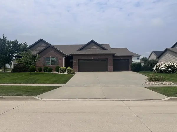 1807 Pfitzer RD,  Normal,  IL 61761