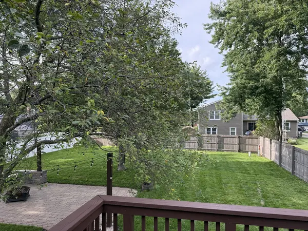 1940 Division ST, St. Charles, IL 60174