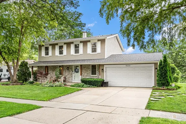 4030 N Parkside DR, Hoffman Estates, IL 60192