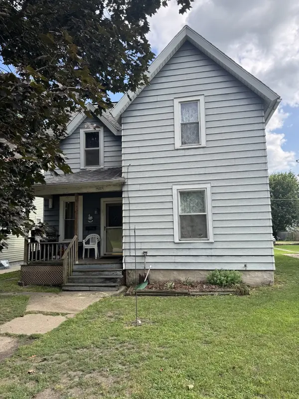 407 W 6th ST, Sterling, IL 61081
