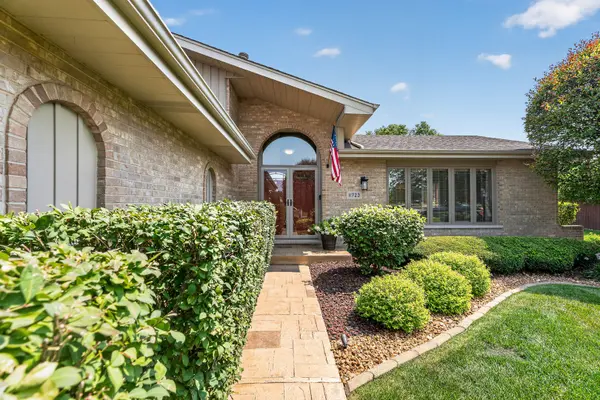 11723 Hidden Brook CT, Orland Park, IL 60467