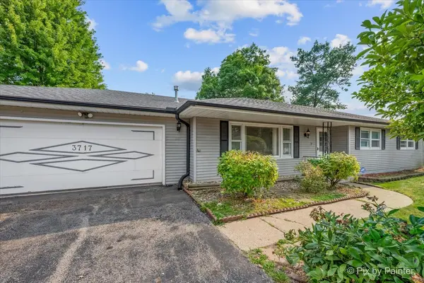 3717 Grandmore AVE, Gurnee, IL 60031