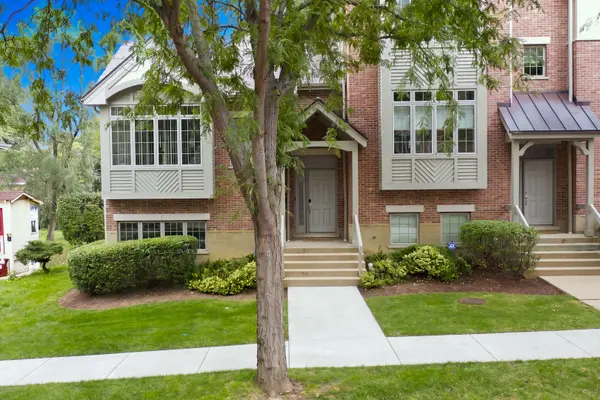 60 E Hattendorf AVE, Roselle, IL 60172